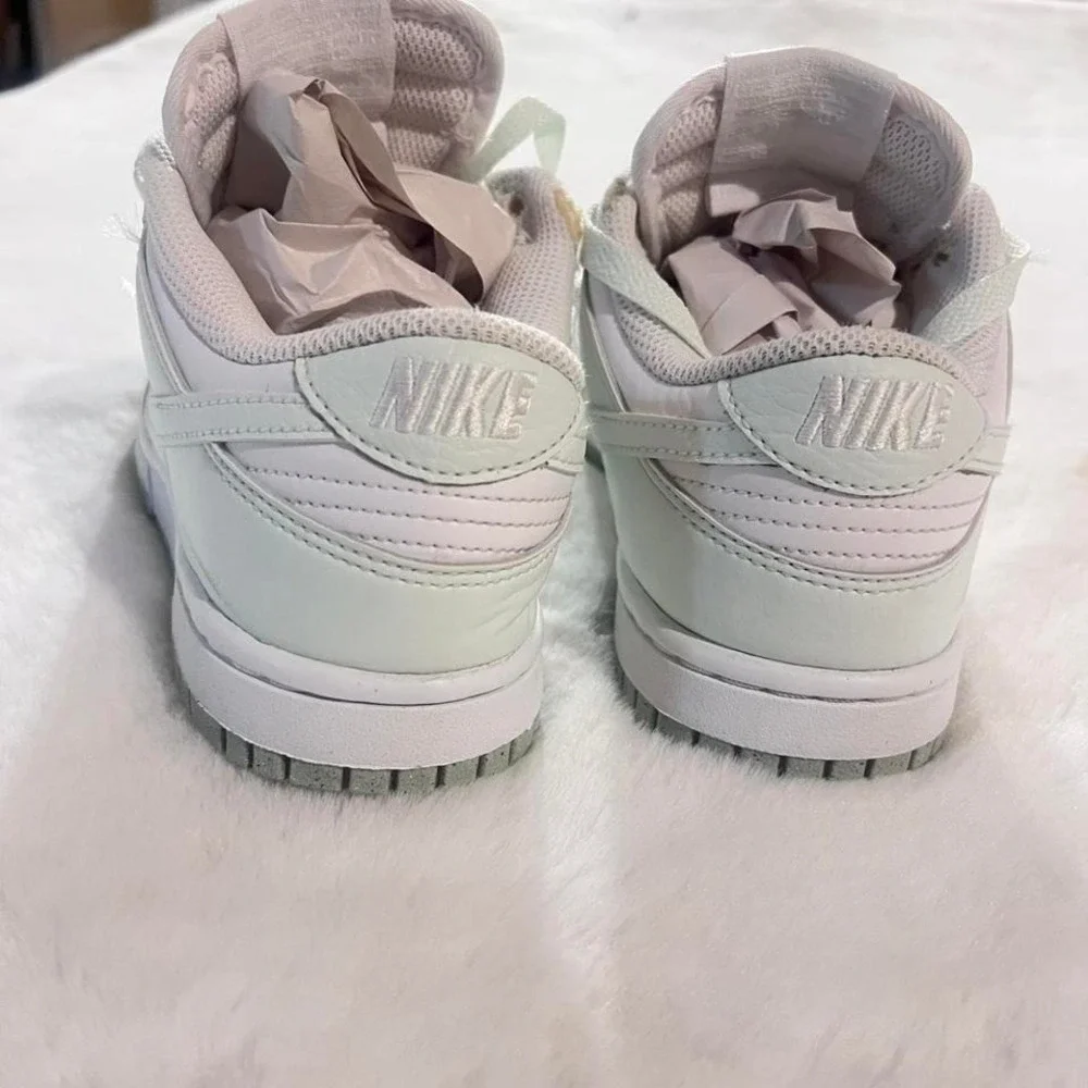 Kids‎ tenis shoes size 5.5 Excellent condition